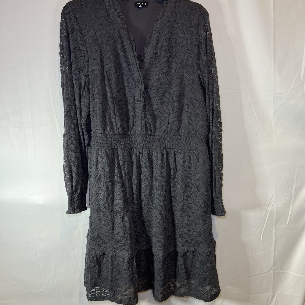 Torrid 1 1X Pristine Lace Dress Gray Tiered Ruffle‎ Stretch Plus Size Cocktail